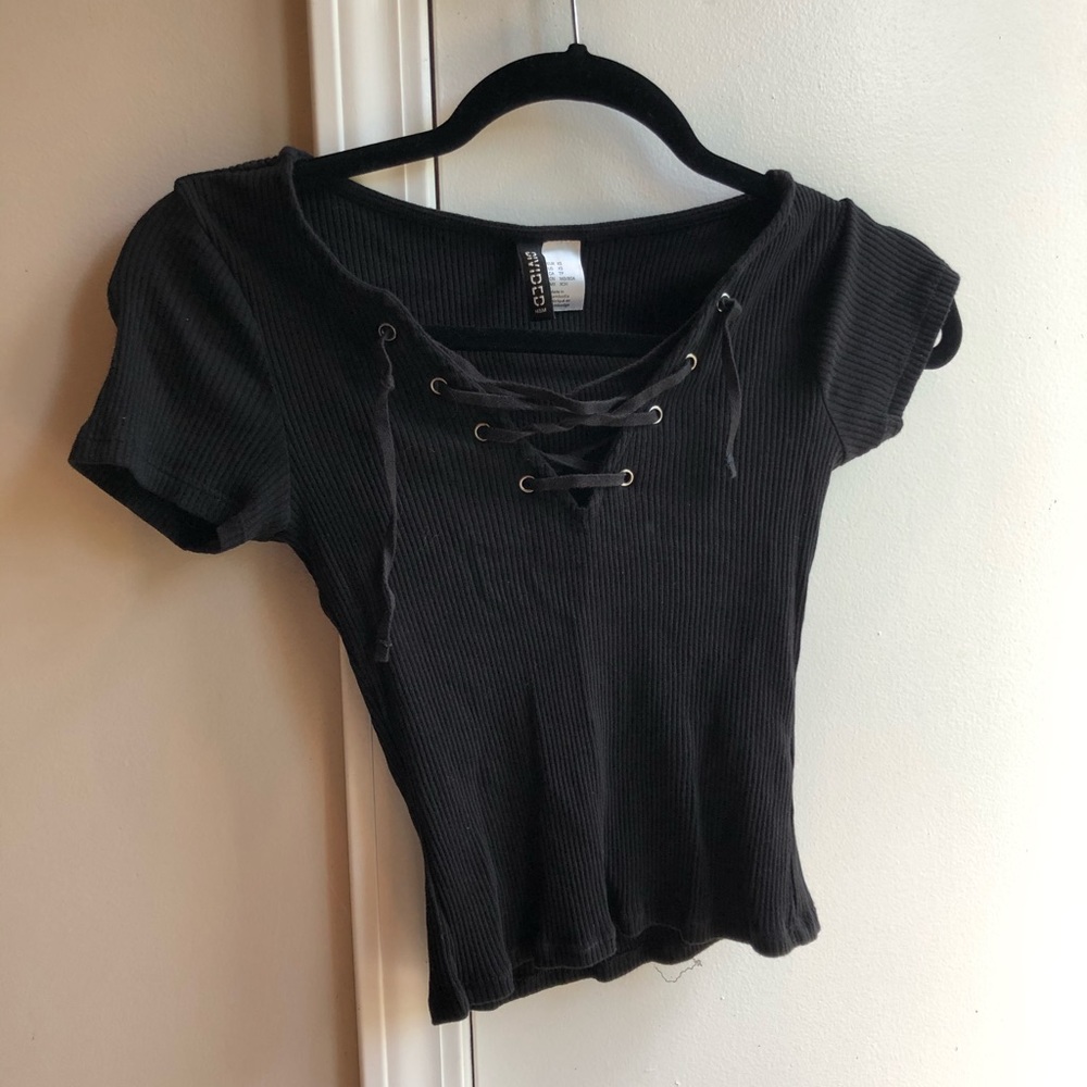 H&M black crop top